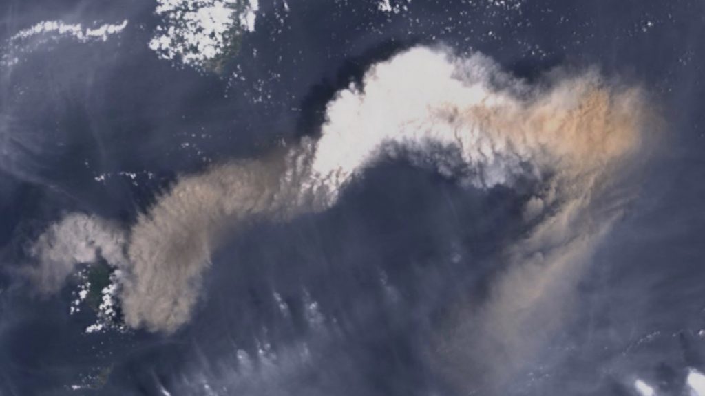 Erupção de La Soufrière traz espetaculares imagens de satélite