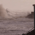 Ondas de até seis metros na costa gaúcha