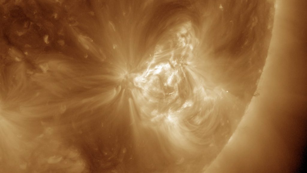 Tempestade solar atinge a Terra na noite deste sábado