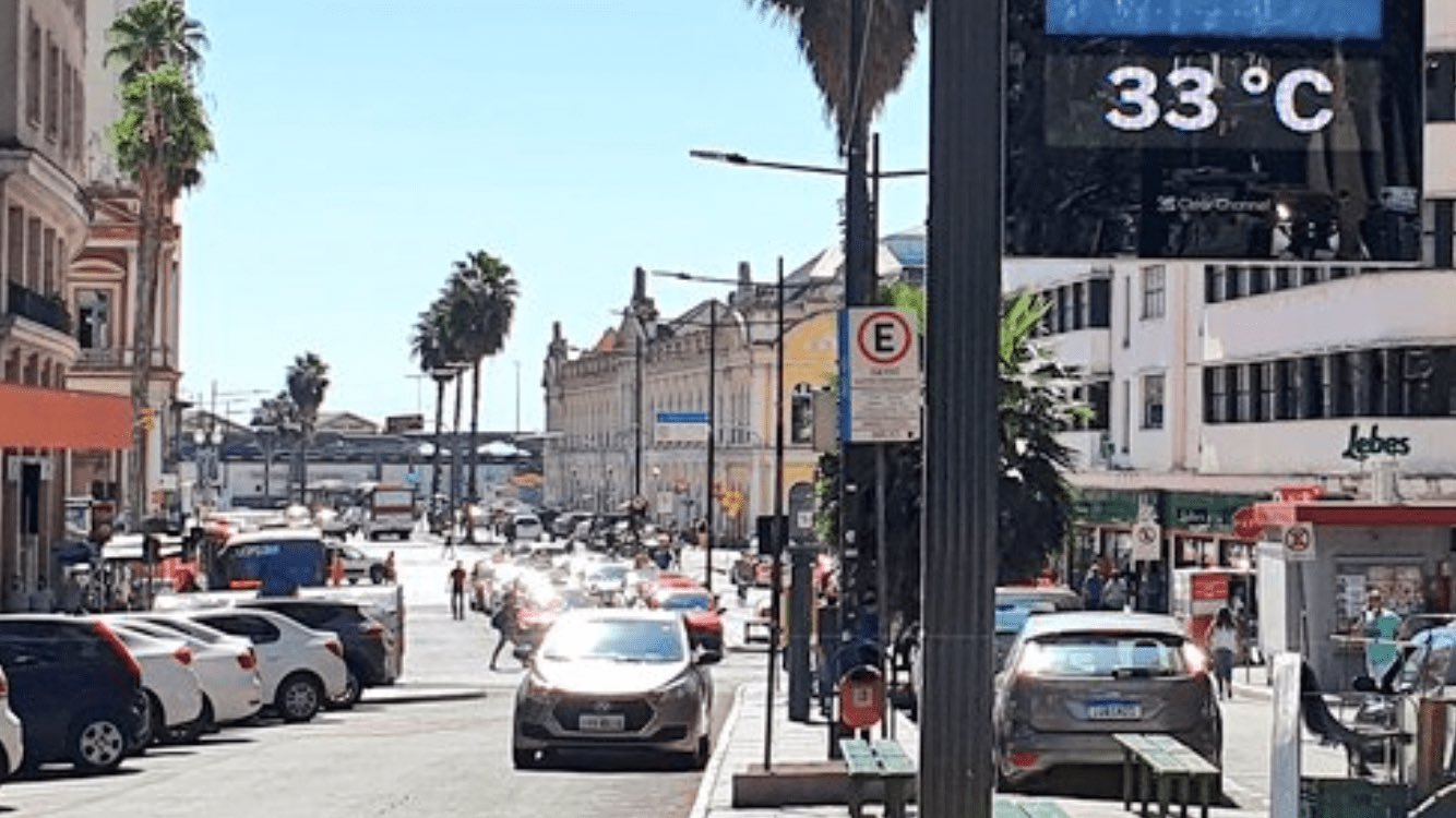 <span class="entry-title-primary">Grande Porto Alegre tem um dos dias com mais calor no ano</span> <h2 class="entry-subtitle">Temperatura deste domingo na área metropolitana de Porto Alegre ficou entre as mais elevadas de 2021 até agora e ficou perto de 37°C</h2>