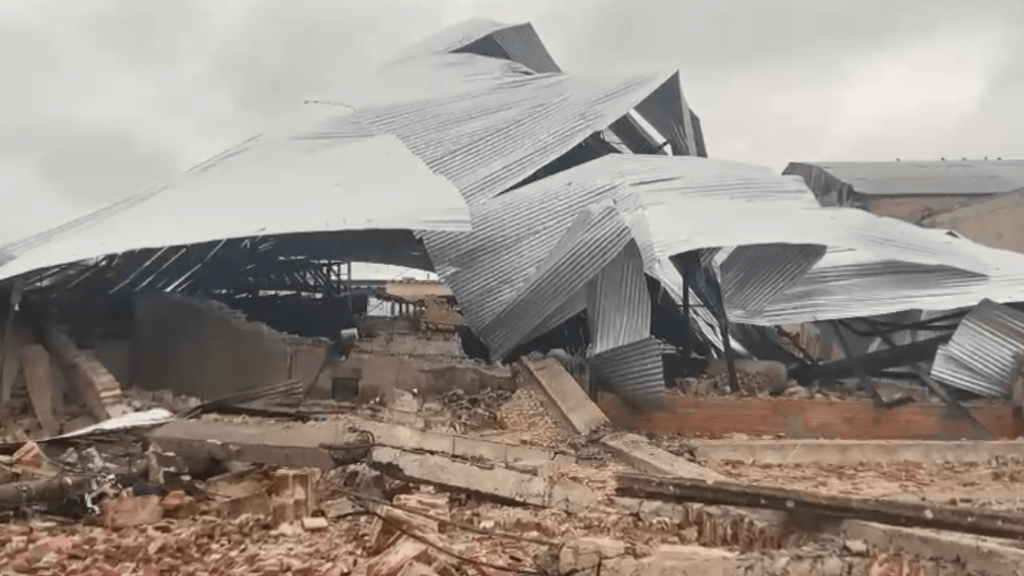 Temporal destrutivo na fronteira