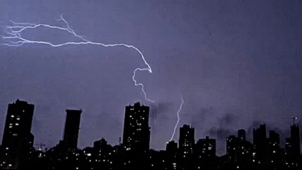 Maior chuva do ano na Grande Porto Alegre