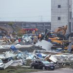 Tornado provoca destruição em Wuhan
