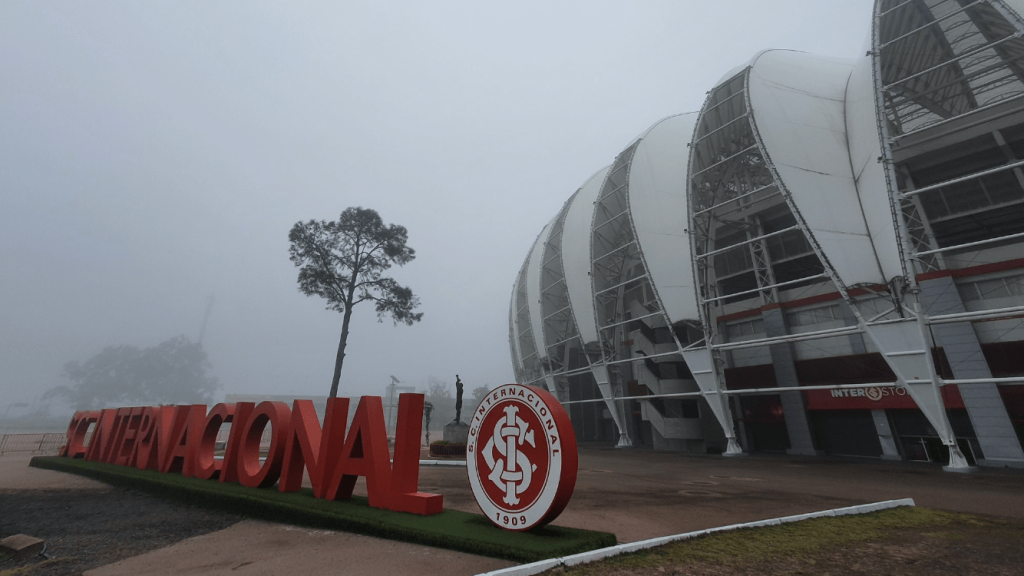 Domingo de Grenal começa com nevoeiro