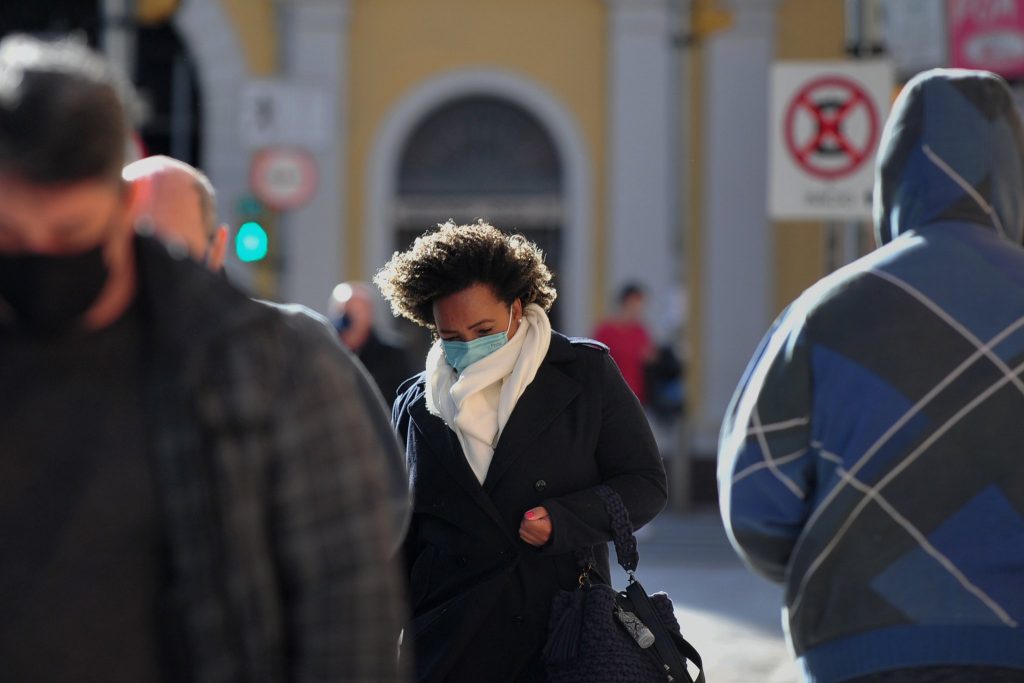Clima de inverno com chuva e frio na segunda metade de junho