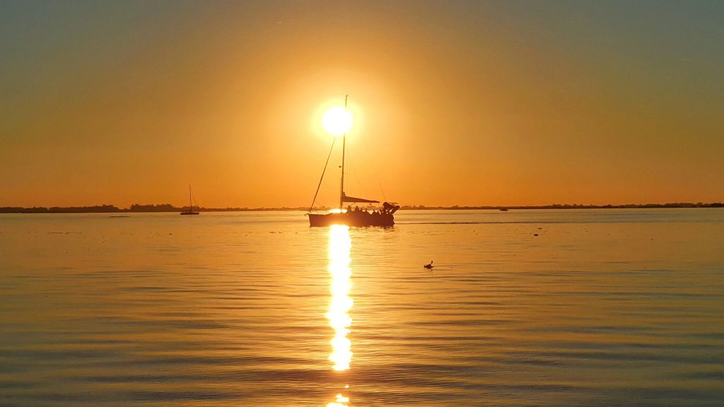 Previsão do tempo para amanhã: sexta-feira de sol e calor à tarde