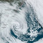 Ciclone intenso traz vento forte gelado e aumenta o frio