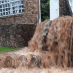 Chuva provoca alagamentos e previsão do tempo é mais água
