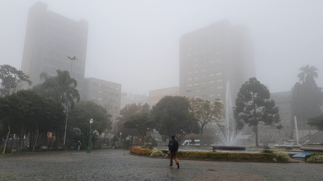 <span class="entry-title-primary">Quinta teve mais um amanhecer gelado no Estado</span> <h2 class="entry-subtitle">Massa de ar polar derrubou a temperatura com marcas que baixaram de zero em algumas regiões do Estado</h2>