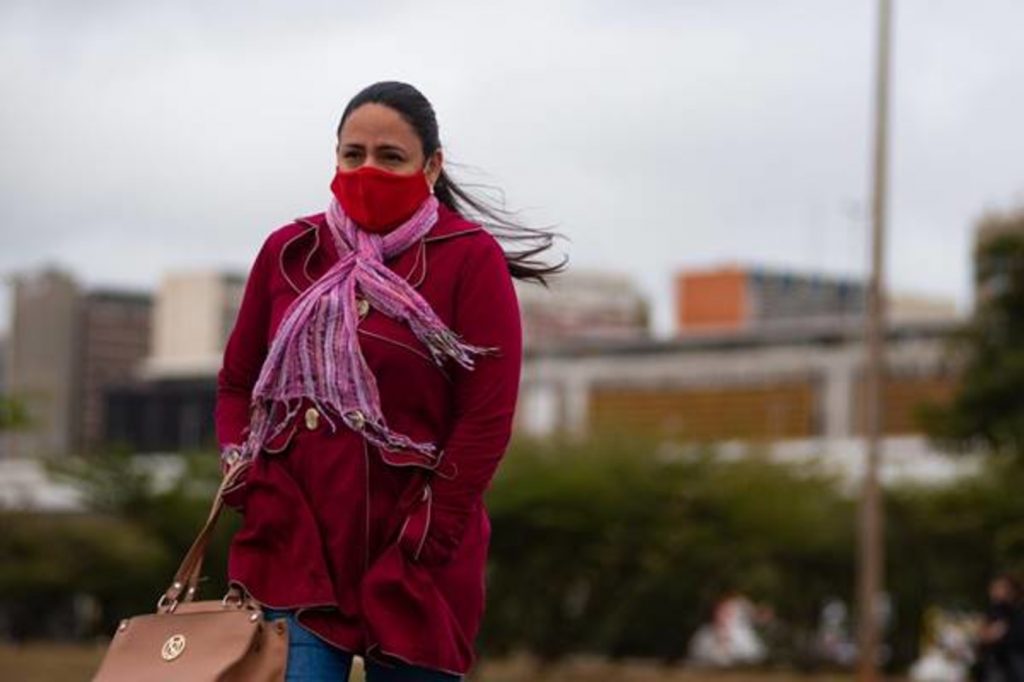 Ar seco traz noites de frio no Brasil Central