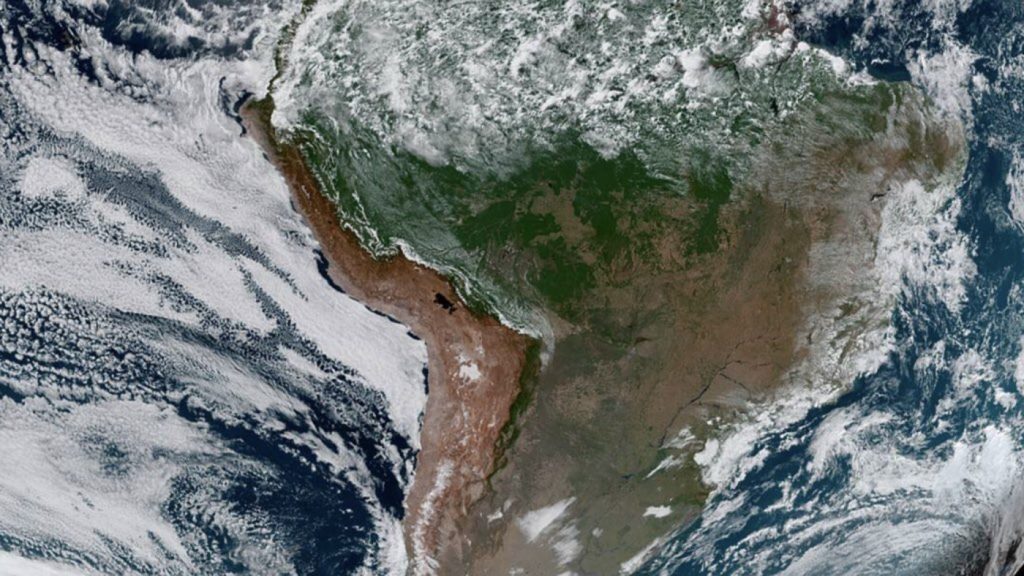 Grande parte da América do Sul sem nuvens