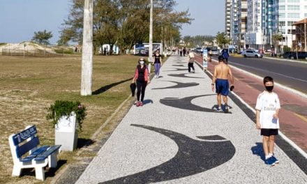 <span class="entry-title-primary">Banho de mar e 32°C horas antes de uma potente onda de frio</span> <h2 class="entry-subtitle">Foi um fim de semana de muito movimento para o inverno no Litoral Norte do Rio Grande do Sul </h2>