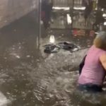 Nova York sofre com inundações após tempestade de chuva