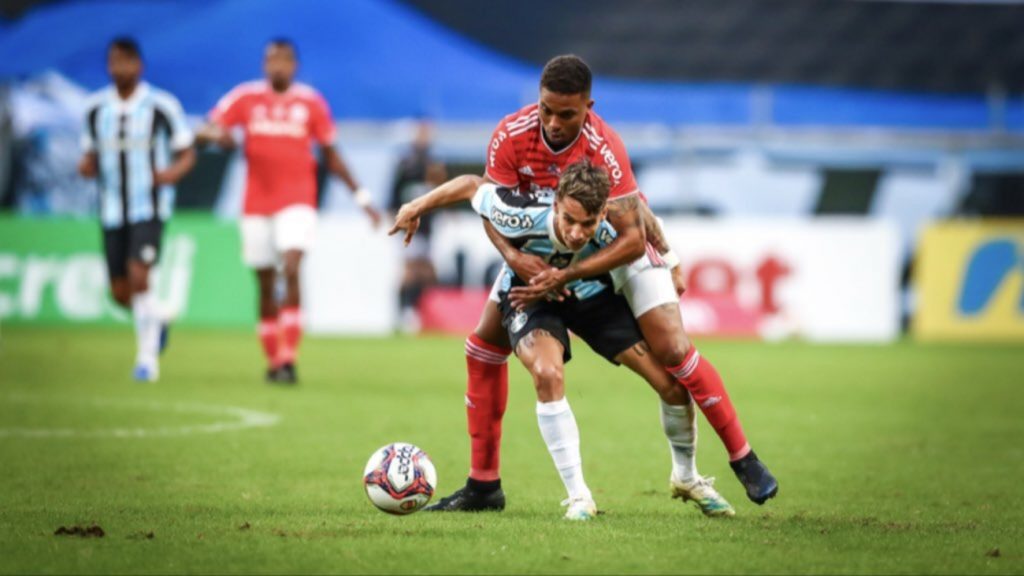 Grenal quente com temperatura alta para julho