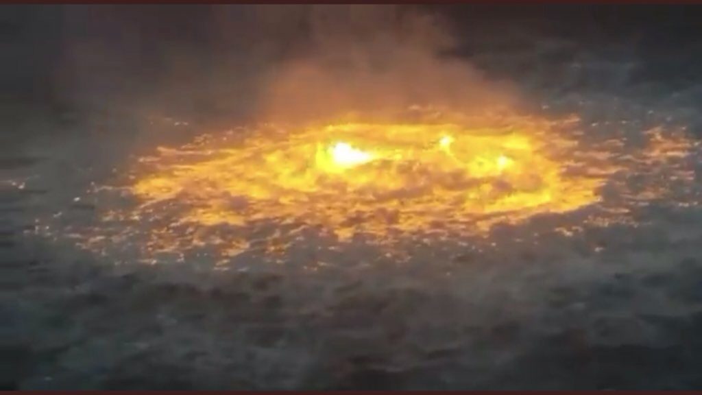 Satélite registra incêndio em pleno oceano no Golfo do México
