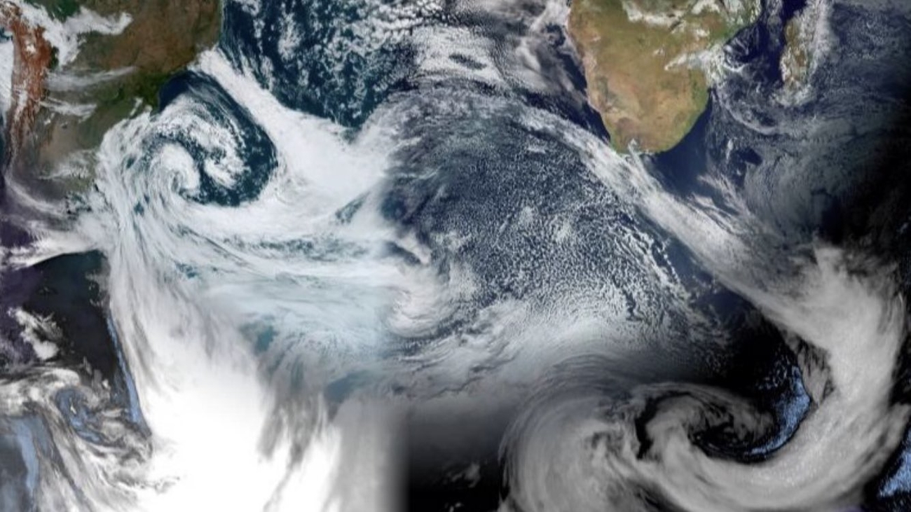 <span class="entry-title-primary">Ciclone na costa brasileira encontra imenso ciclone ao Sul da África</span> <h2 class="entry-subtitle">Nebulosidade do enorme ciclone na costa do Brasil encontra a frente fria de um imenso ciclone muito ao Sul da África</h2>