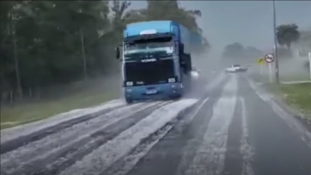 Frente fria com granizo no Uruguai trará chuva no Sul do Brasil
