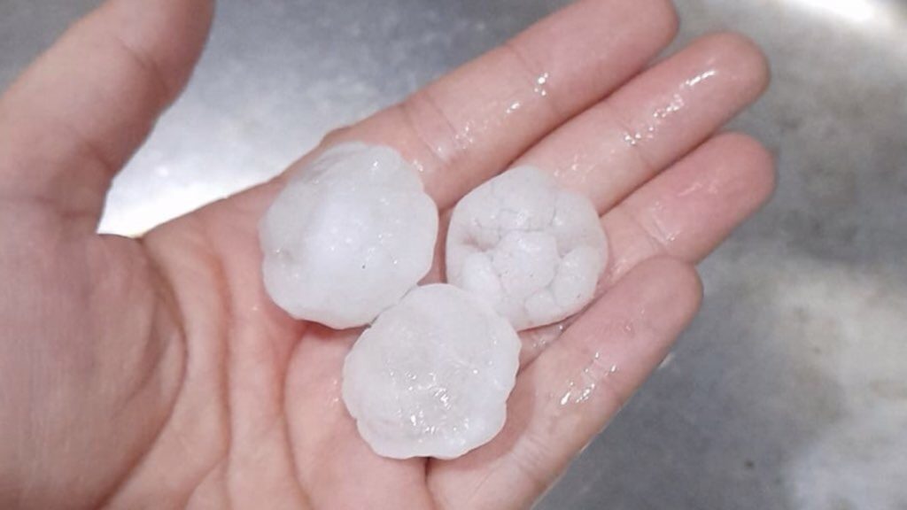Granizo na chegada da frente fria ao Rio Grande do Sul