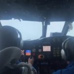 Um voo de avião no olho do furacão Ida