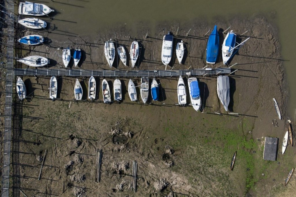 Seca do Rio Paraná ameaça abastecimento de água no Brasil e Argentina
