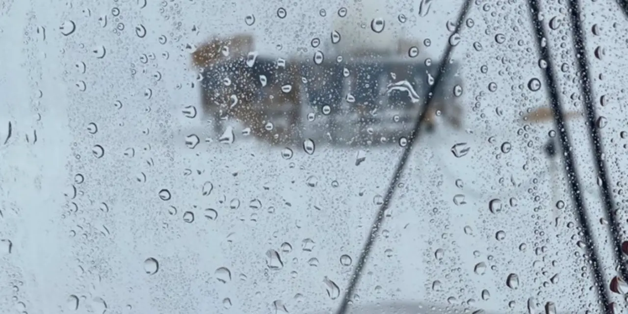 <span class="entry-title-primary">Chove pela primeira vez no ponto mais alto da Groenlândia</span> <h2 class="entry-subtitle">Chuva seria um fato banal não fosse um lugar em que sempre que há precipitação ela ocorre na forma de neve ou gelo </h2>