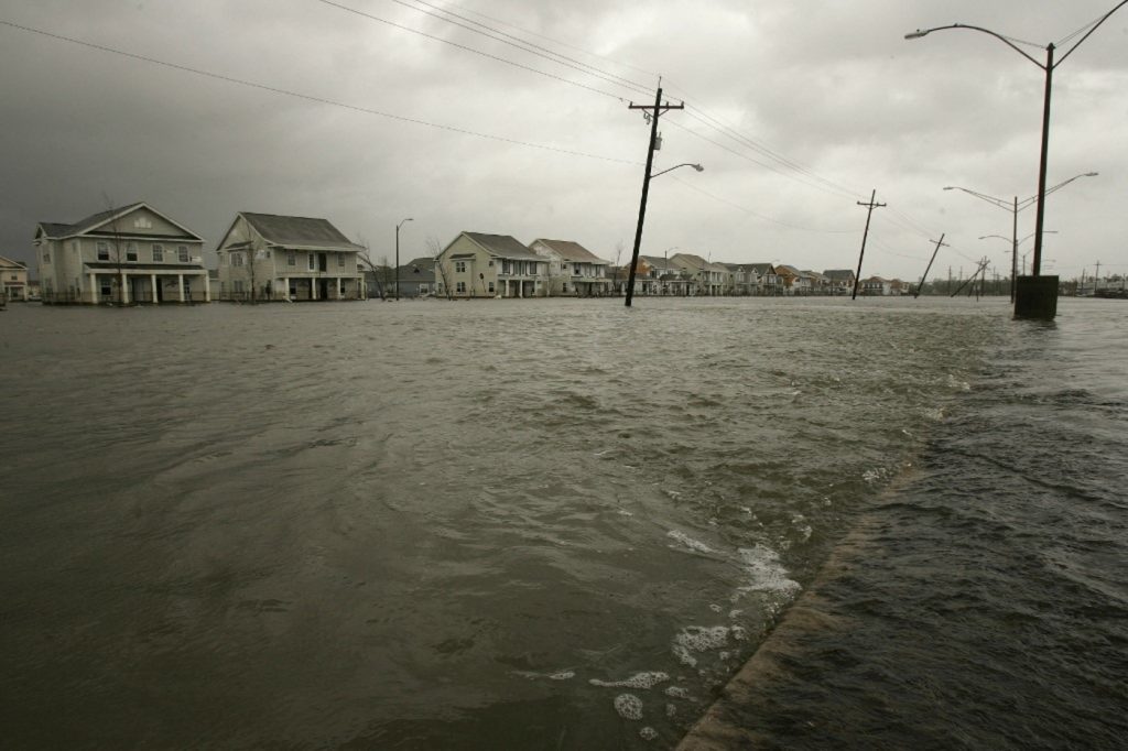 Furacão Ida reverte curso do Rio Mississippi em sua foz