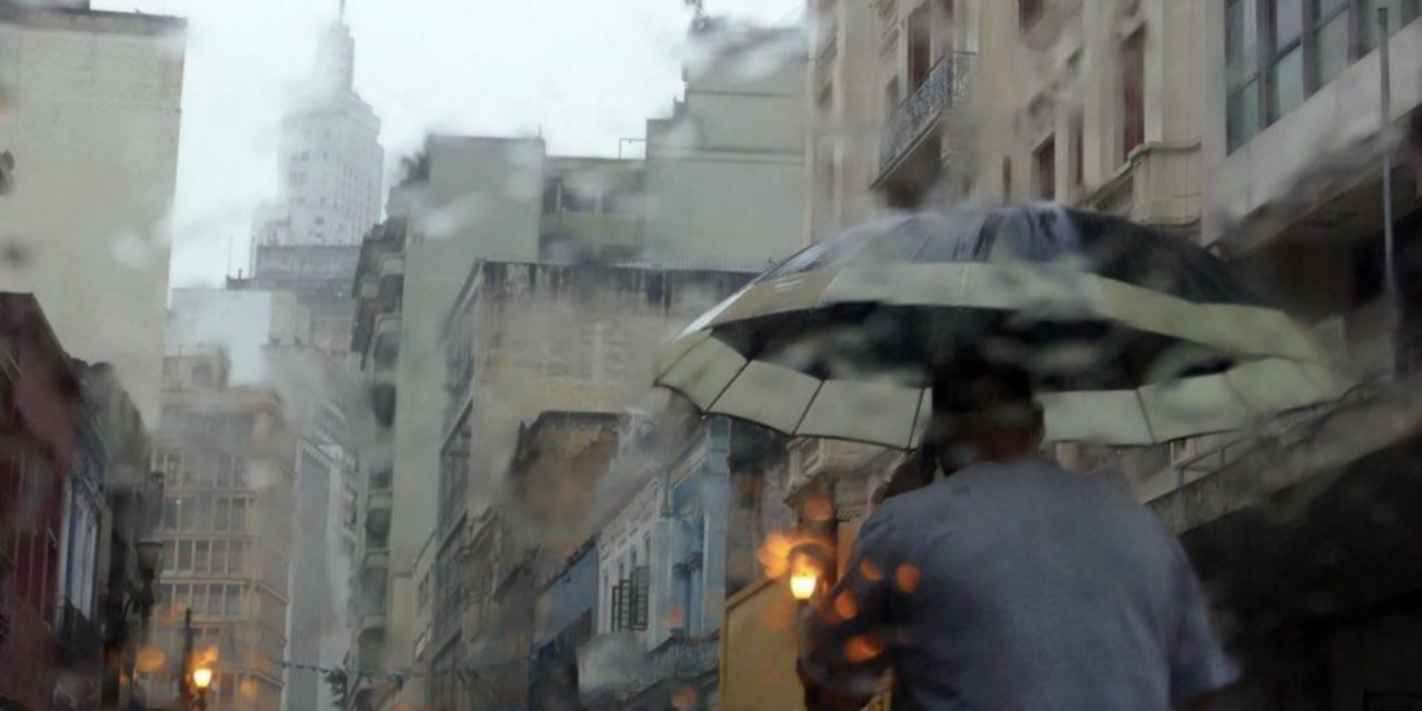 <span class="entry-title-primary">Previsão do tempo é de chuva em São Paulo no fim do mês</span> <h2 class="entry-subtitle">Cidade de São Paulo pode ter vários dias seguidos com chuva que será precedida por período de calor intenso e baixa umidade, aponta a previsão do tempo da MetSul </h2>