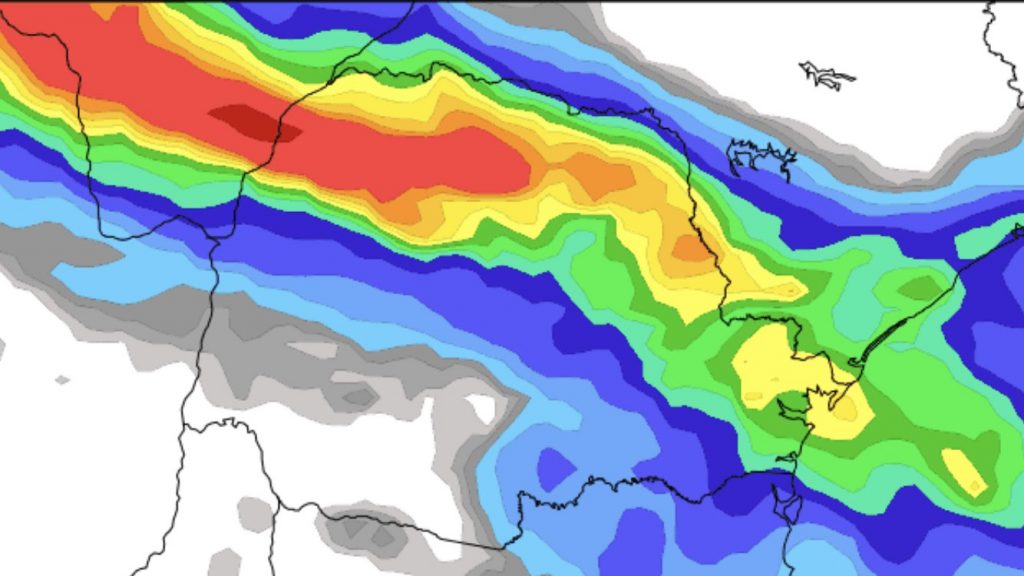 Frente fria traz chuva no Paraná após calor recorde