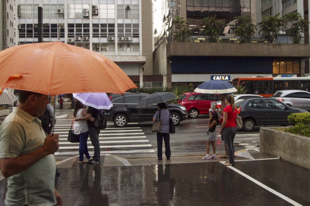 Previsão de chuva e refresco para São Paulo
