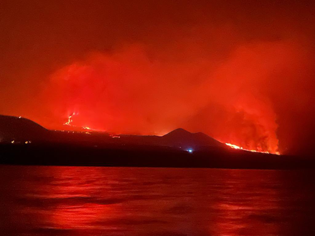 <span class="entry-title-primary">Lava do vulcão Cumbre Vieja chega ao mar em La Palma</span> <h2 class="entry-subtitle">Imprensa de La Palma e autoridades divulgavam no começo da noite desta terça as primeiras imagens da chegada da lava ao Oceano Atlântico</h2>