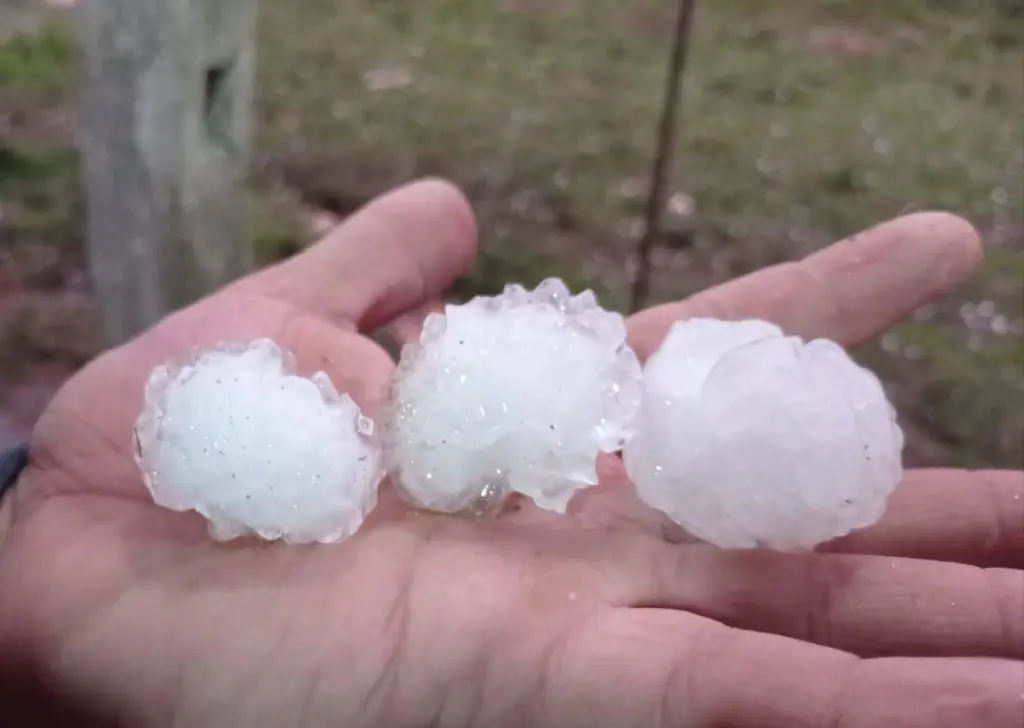 Granizo grande atinge Argentina e Uruguai