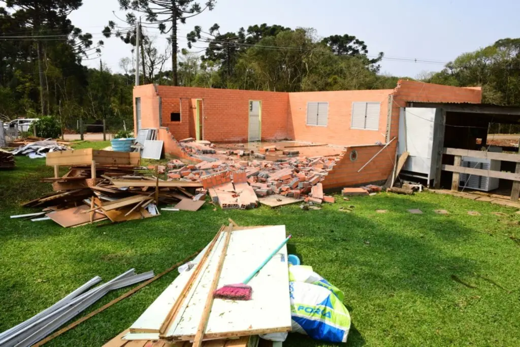 Tornado e microexplosões atmosféricas atingiram a Serra Gaúcha