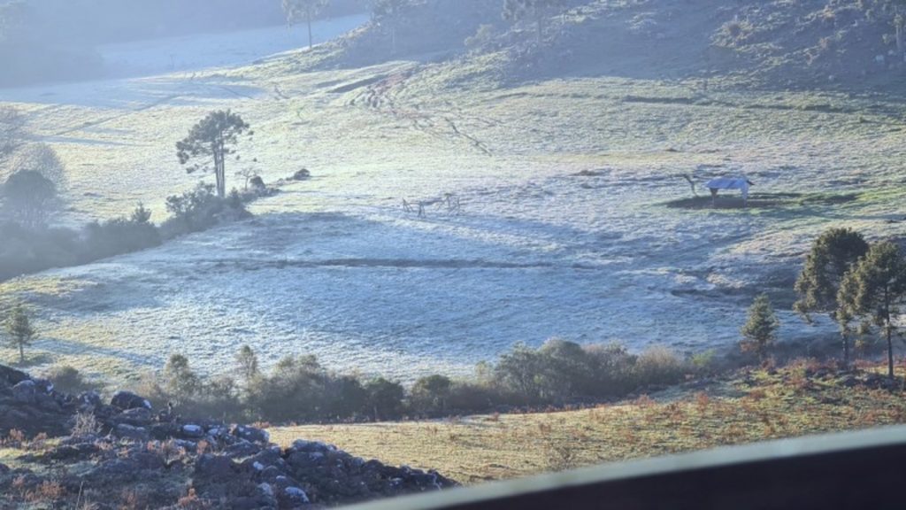 Frio abaixo de zero e geada de setembro