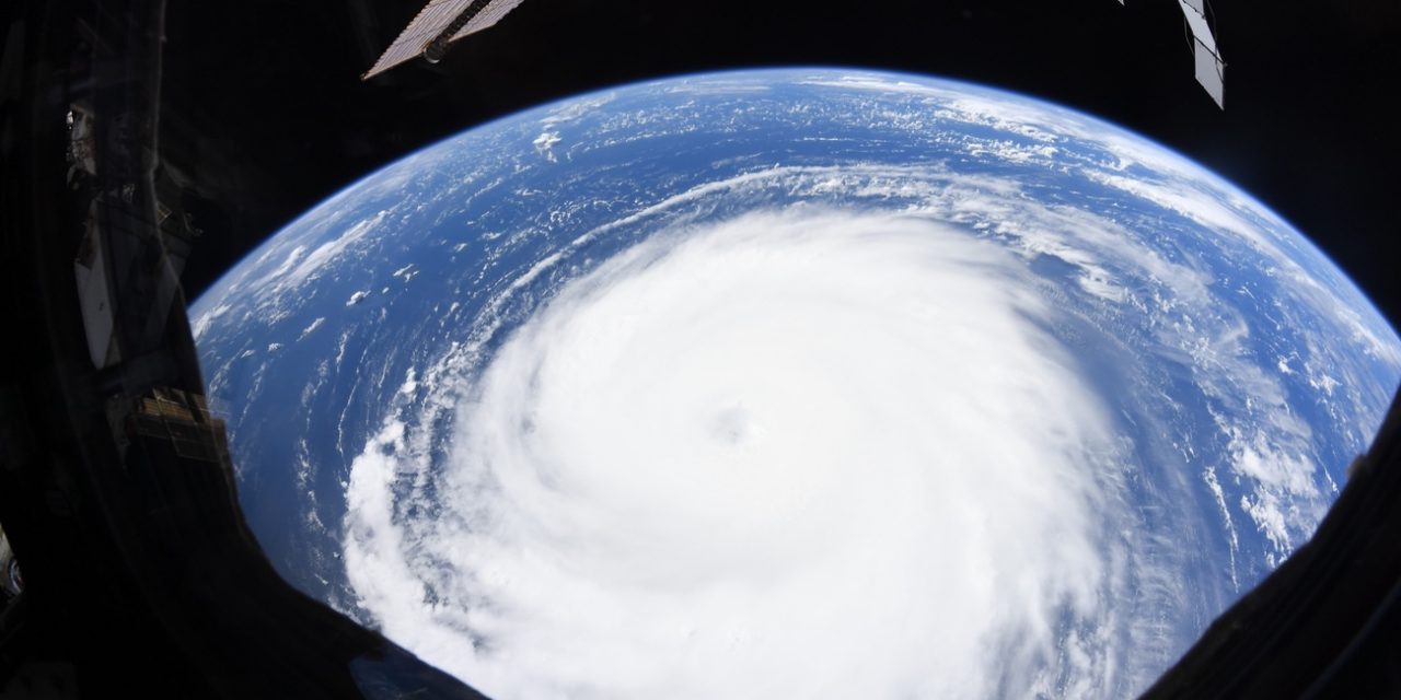 <span class="entry-title-primary">Astronauta fotografa o furacão Sam da Estação Espacial Internacional</span> <h2 class="entry-subtitle">Sam se tornará um dos furacões intensos mais longos em duração já observados na era dos satélites no Atlântico</h2>