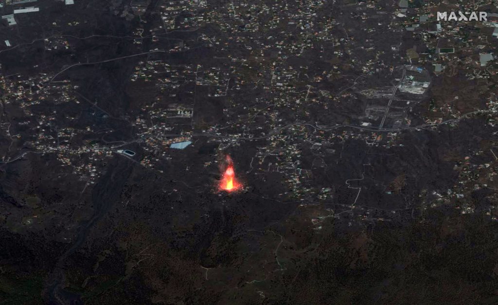 A erupção do vulcão em La Palma vista do espaço
