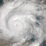 Furacão em pleno deserto traz chuva de cinco anos em um dia