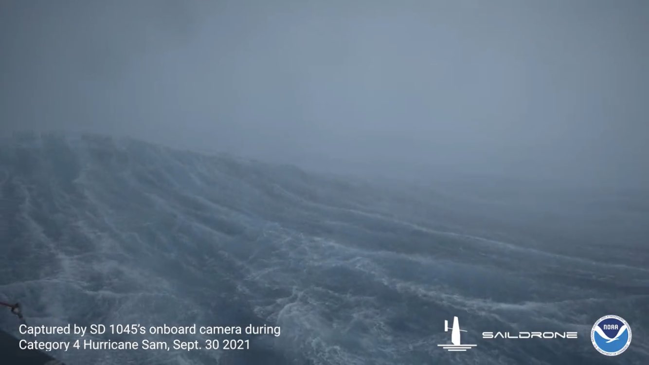 <span class="entry-title-primary">Drones aquáticos passam a coletar dados dentro de furacões</span> <h2 class="entry-subtitle">NOAA divulgou primeiro vídeo feito por um drone aquático no centro de uma grande e intensa tempestade</h2>