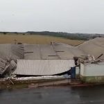 Temporais com vento de até 130 km/h causam estragos no Paraná