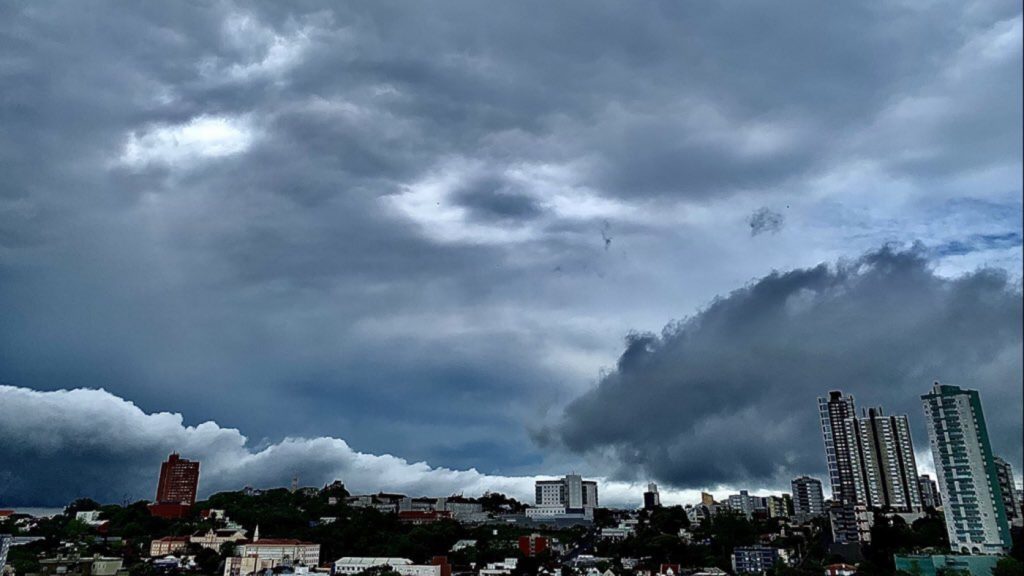 Previsão do tempo – Semana começa sob influência de massa de ar frio