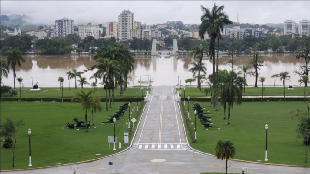 Chuva bate recorde histórico de 80 anos em cidade do Rio de Janeiro