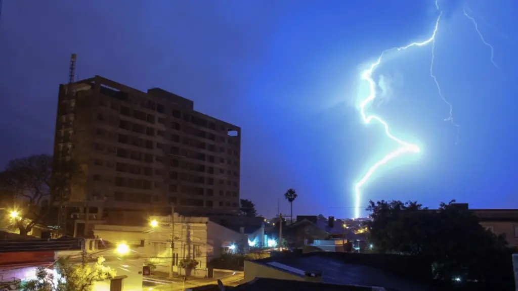 Chuva, raios e temporais avançam a partir do Nordeste da Argentina