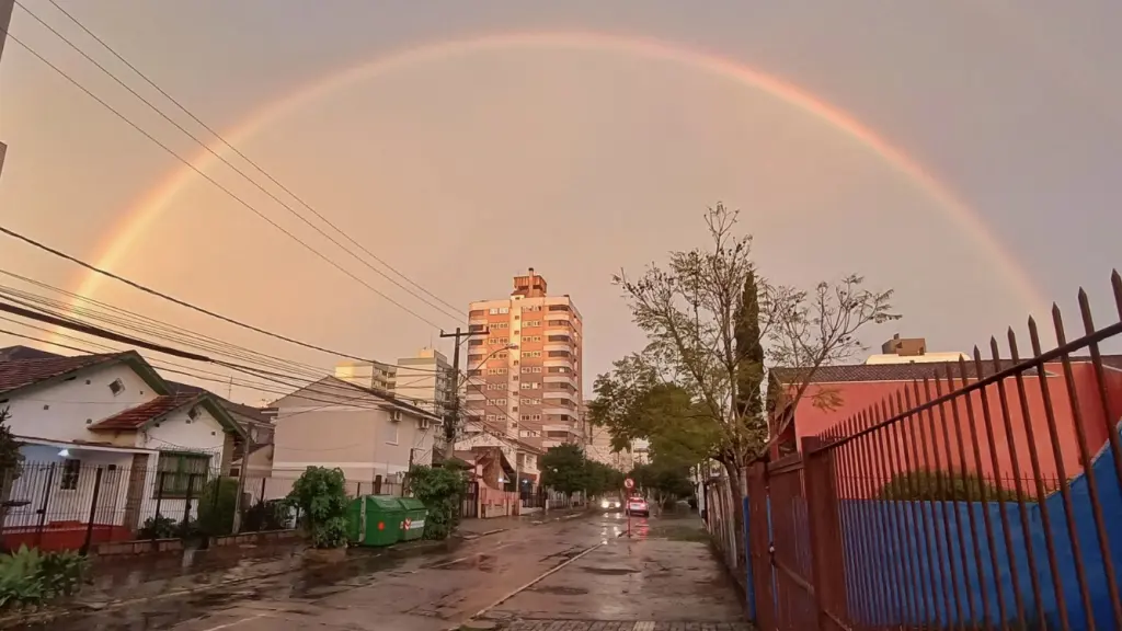 As cores no céu da Grande Porto Alegre