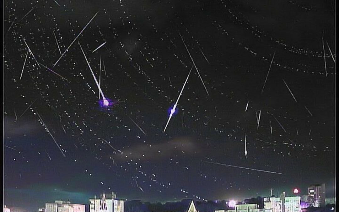 Chuva de meteoros Oriônidas dá espetáculo no céu Chuva anual de meteoros foi registrada na madrugada de hoje pelo observatório Heller e Jung, da cidade de Taquara, no Rio Grande do Sul