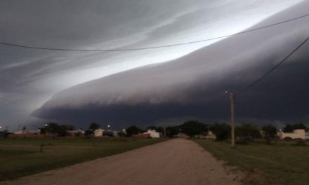 Chuva e temporais da Argentina começam a ingressar no Sul do Brasil Tempo já começa a mudar no Oeste gaúcho com instabilidade que trouxe temporais de vento e granizo no país vizinho
