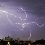 Sábado começa com chuva e raios no Rio Grande do Sul