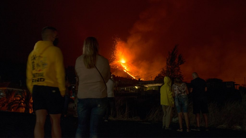 Emissões do vulcão de La Palma se aproximam da América do Sul