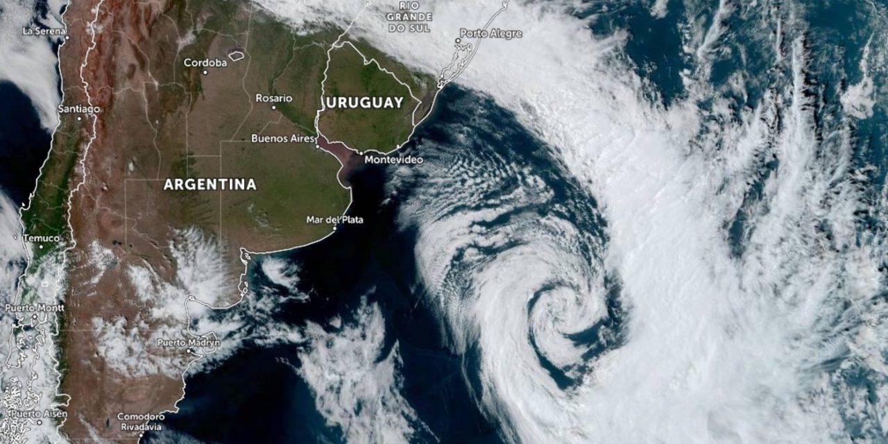<span class="entry-title-primary">Imagem de satélite típica de inverno com ciclone e massa de ar frio</span> <h2 class="entry-subtitle">Configuração de sistemas meteorológicos hoje na América do Sul recordava a de um dia de inverno com ciclone extratropical e massa de ar frio</h2>