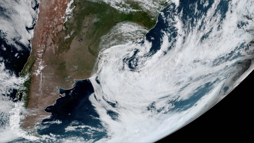 Os efeitos do ciclone extratropical no Uruguai e no Rio Grande do Sul