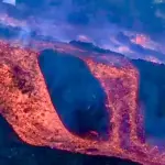 Novo rio de lava do vulcão chega ao Atlântico e gera alerta de gases tóxicos