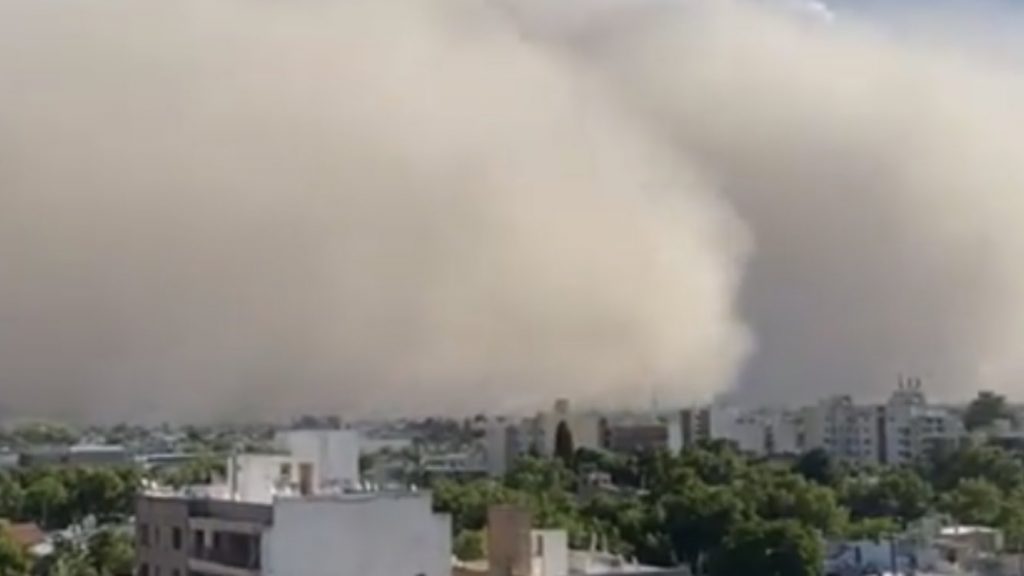 Temporais e tempestade de poeira atingem a Argentina